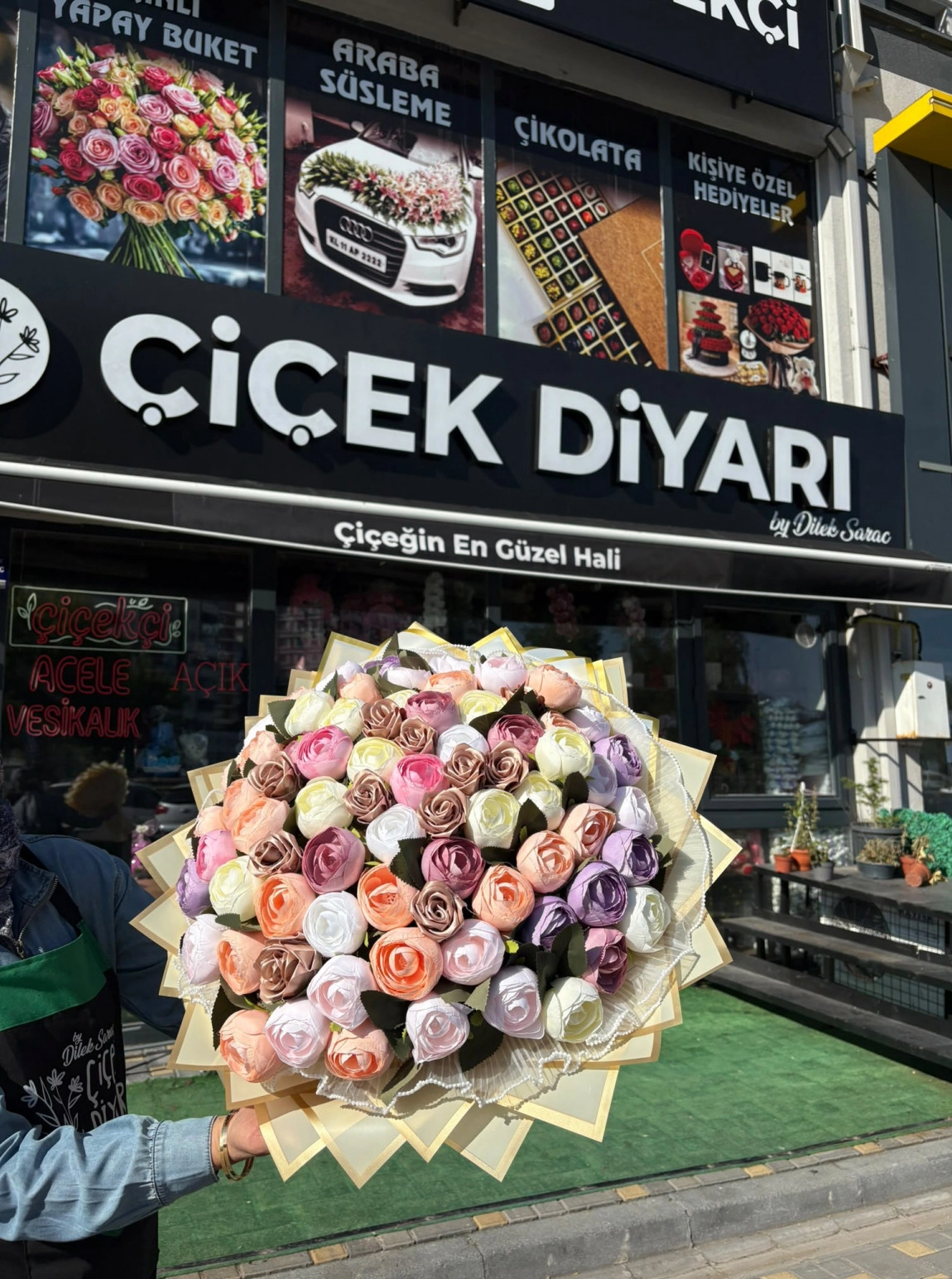 101 Li Şakayık Buketi Premium
