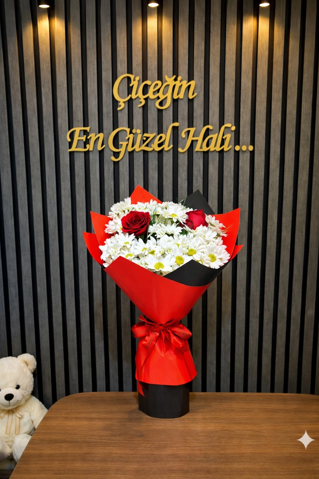 2 Gül Ve Bol Papatya 