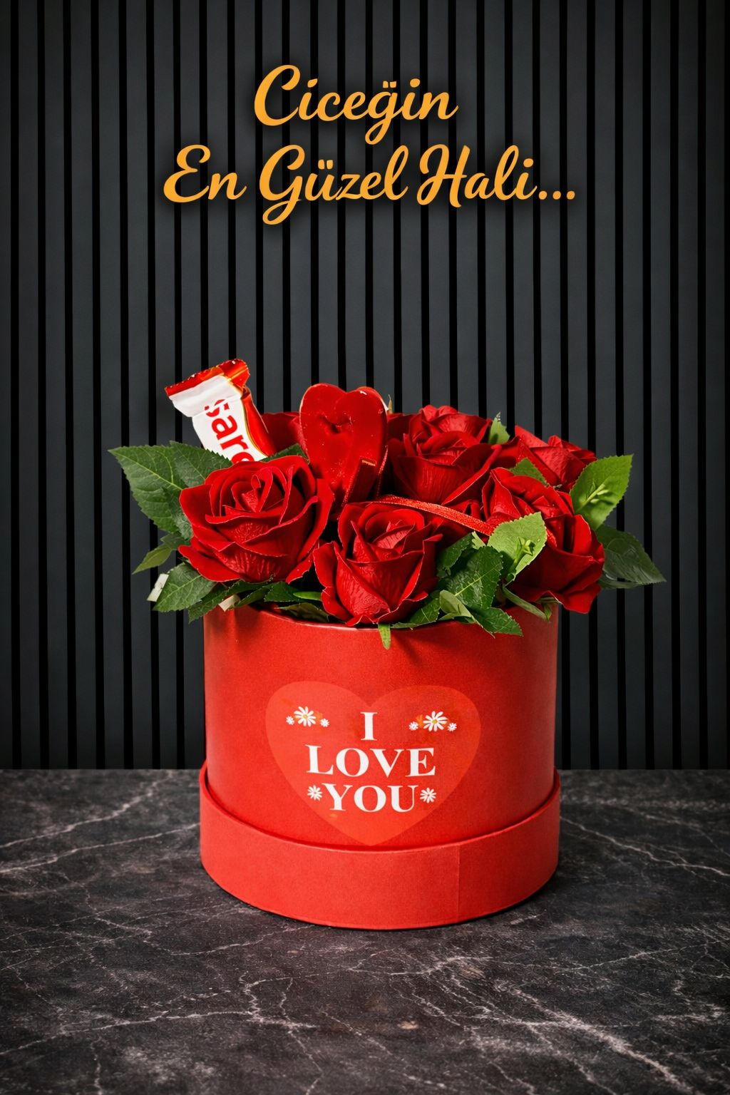 Orta Boy Kırmızı Kutu 8 Adet Gül Kalp Ve Çikolata