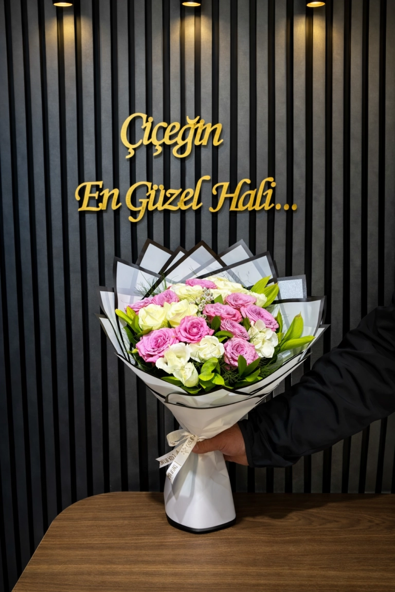 Karışık Beyaz Ve Pembe Gül Lüx Buket