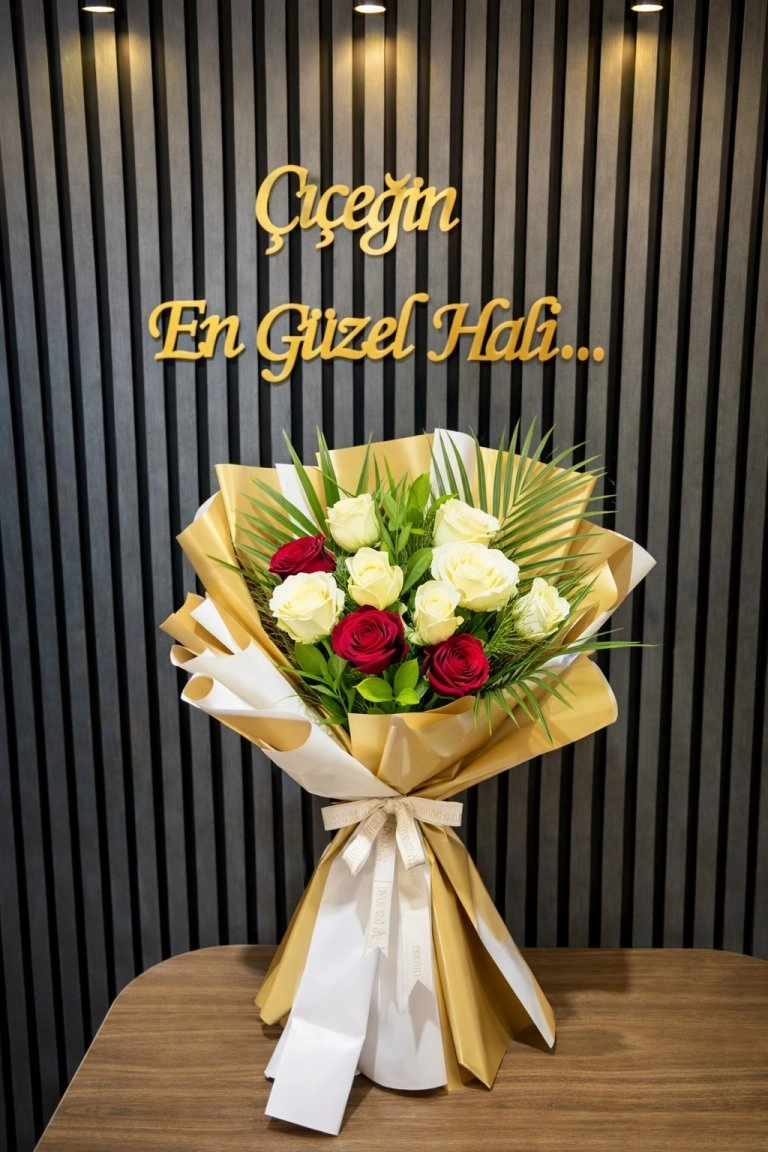 Kırmızı Beyaz Lüx Gül Buketi