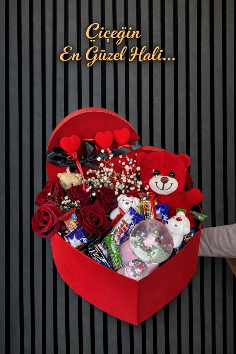 Kırmızı Büyük Boy Kalpli Kutu Büyük Boy Kar Küreli Güller Ayıcıklar Çikolatalar Lüx Paket