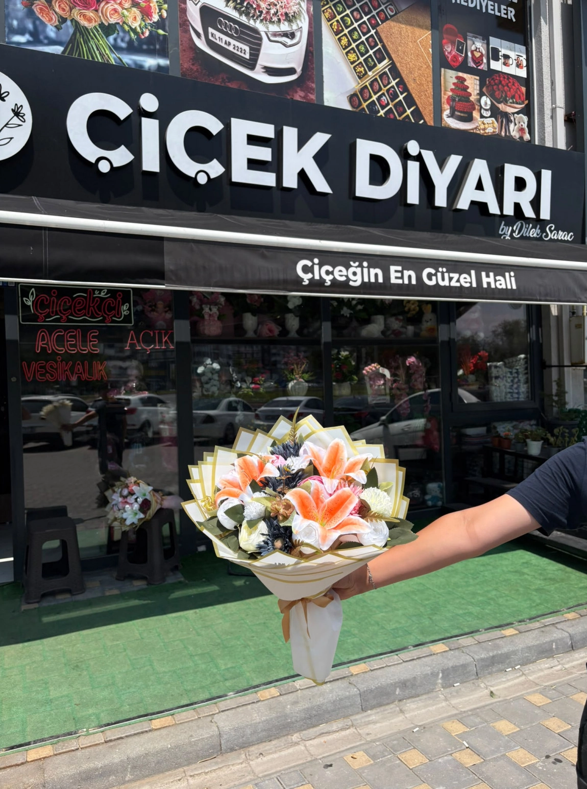Lilyum Şakayık Ve Anastasya Yapay Lüx Buket