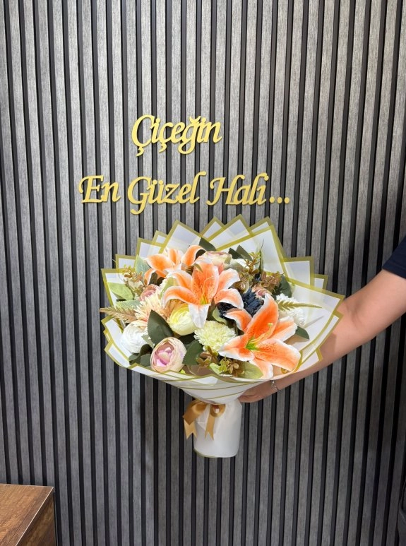 Lilyum Şakayık Ve Anastasya Yapay Lüx Buket