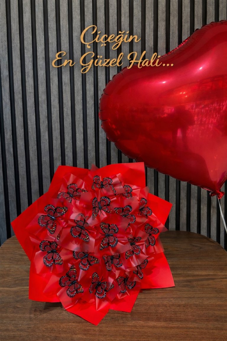 Premium 3 Boyutlu Çift Kanatlı  Ledli Kırmızı Kelebek Buketi 