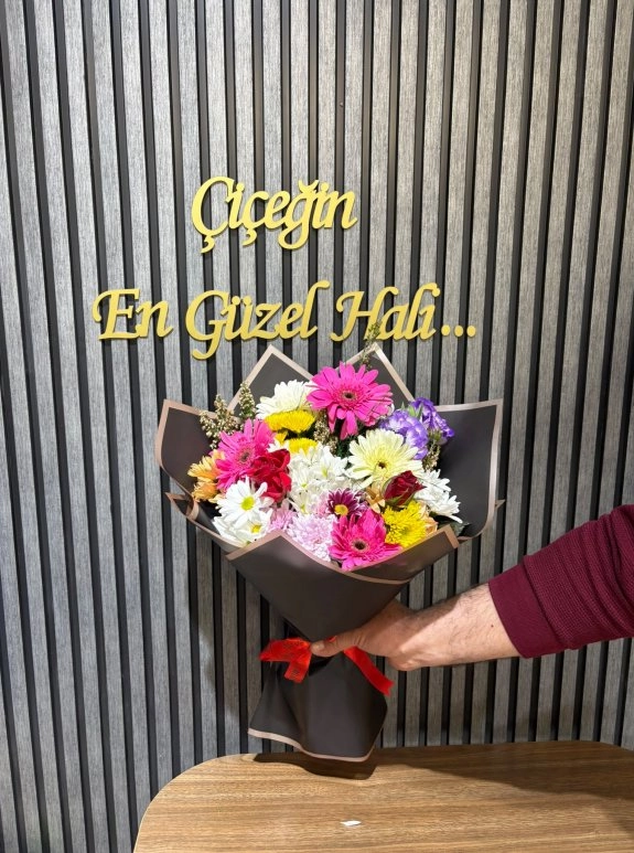 Renklerin Buluşması Karışık Mevsim Buketi Lüx