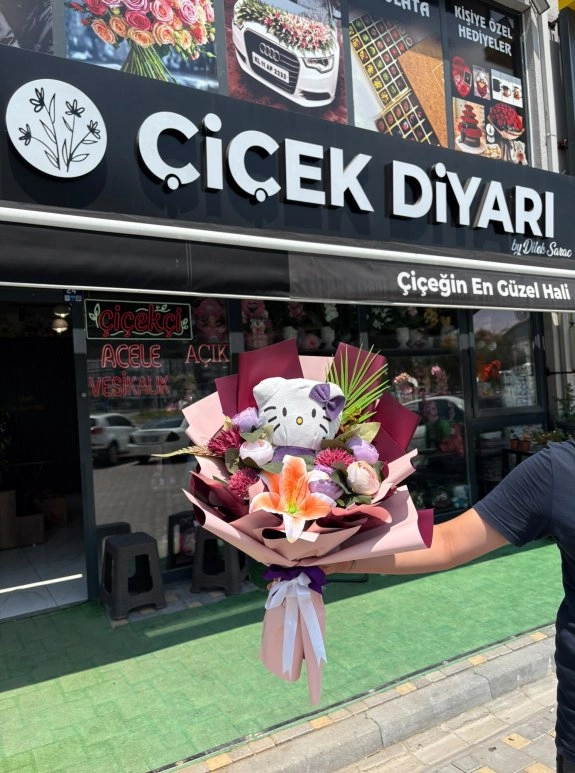 Şakayık Anastasya Lilyum Ve Hello Kitty Ayıcık 