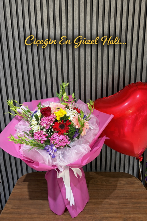 Şık Özel Tasarım Karışık Çiçek Buketi